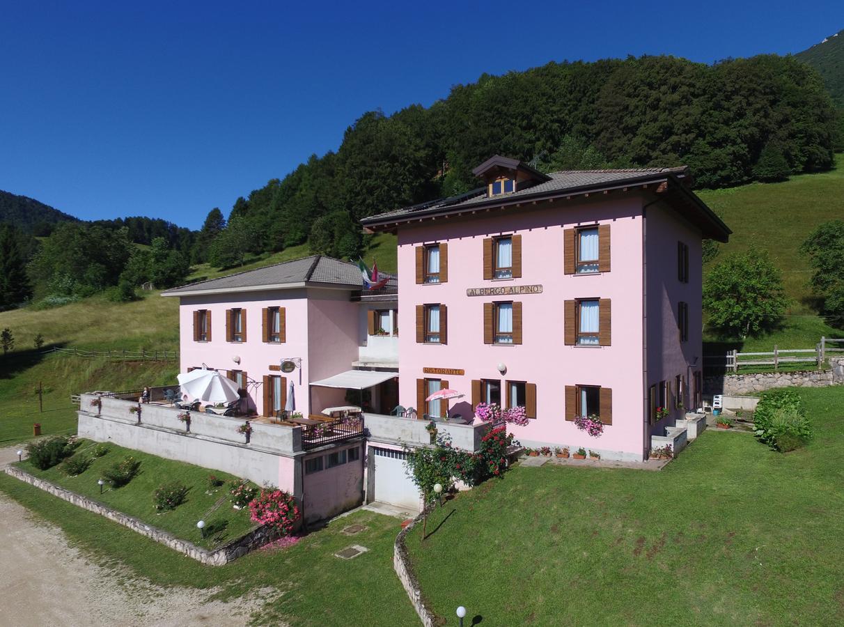 Albergo Alpino Da Tullio Avio Exterior foto